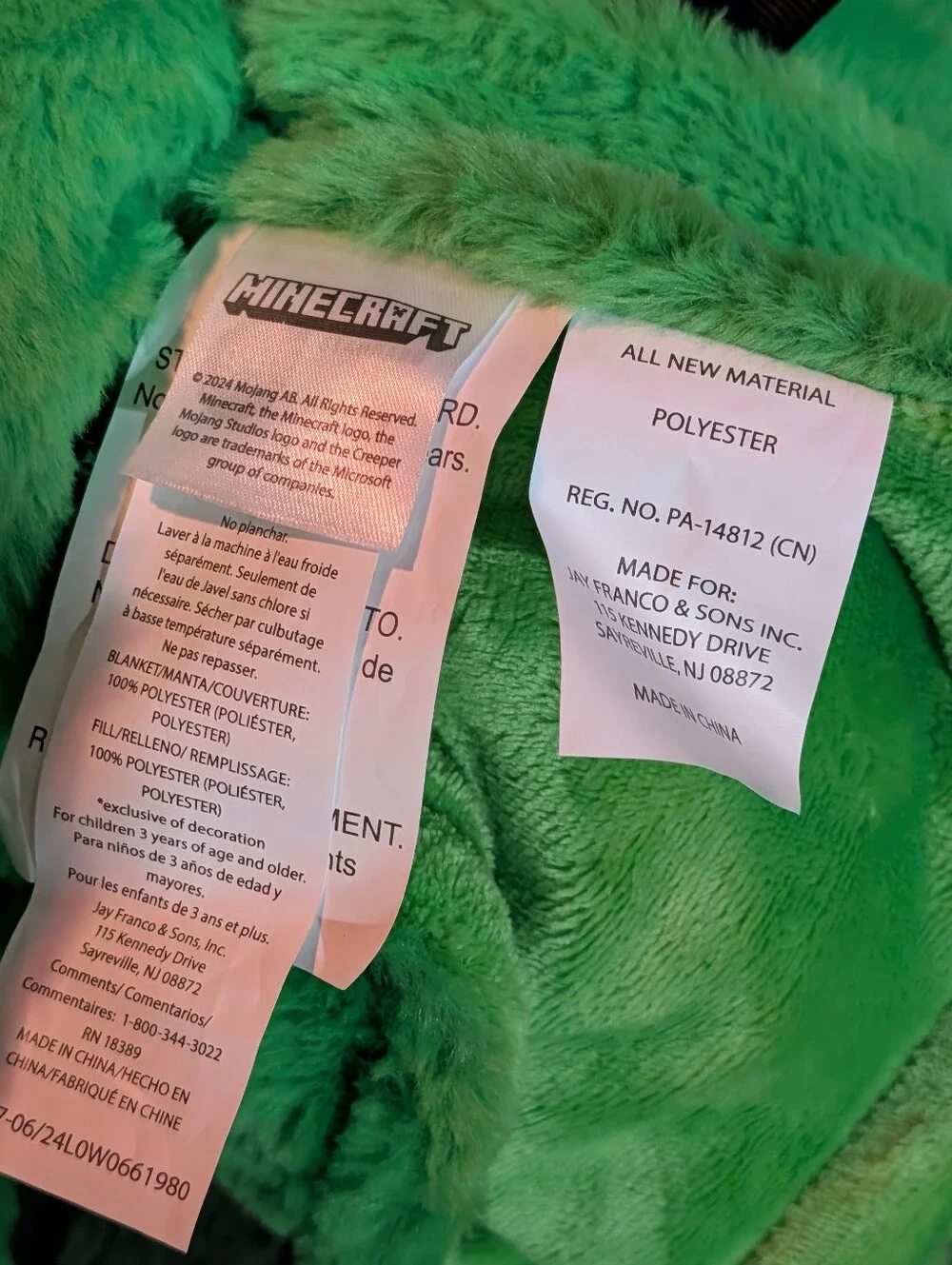 New Mojang Minecraft Creeper Hooded Plush Fleece Blanket 30